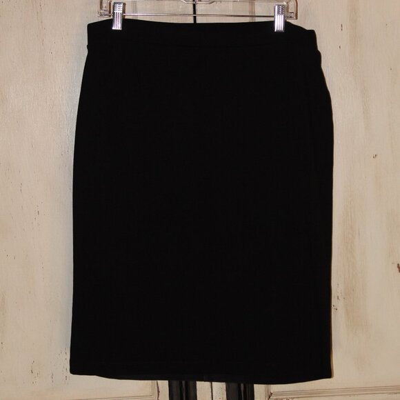 Liz Claiborne Dresses & Skirts - Liz Claiborne black pull-on knee-length pencil skirt XL